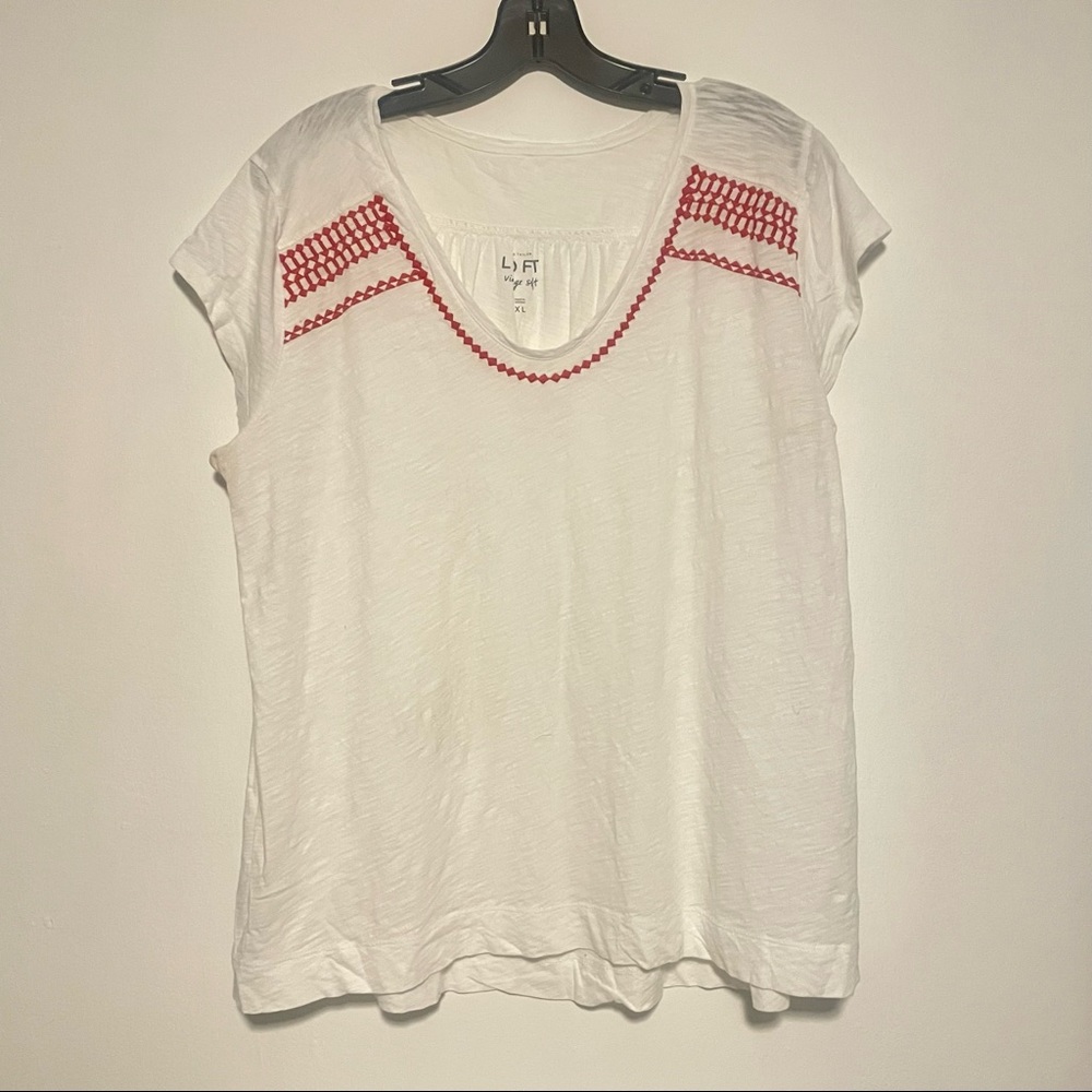 Loft Vintage Soft White T-shirt with Red Embroidery on shoulder and neckline XL - Picture 11 of 11